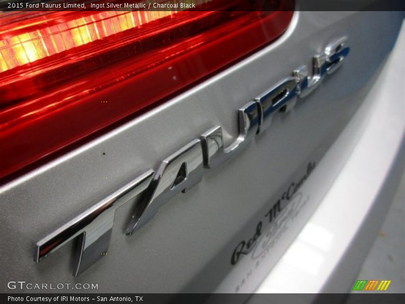 Ingot Silver Metallic / Charcoal Black 2015 Ford Taurus Limited