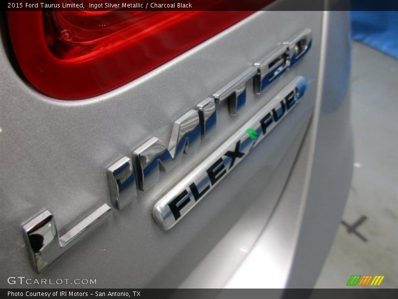 Ingot Silver Metallic / Charcoal Black 2015 Ford Taurus Limited