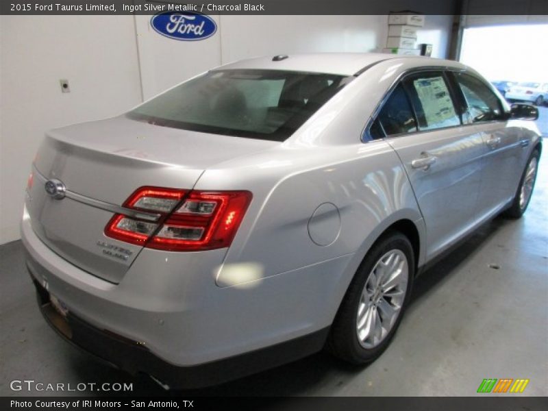Ingot Silver Metallic / Charcoal Black 2015 Ford Taurus Limited