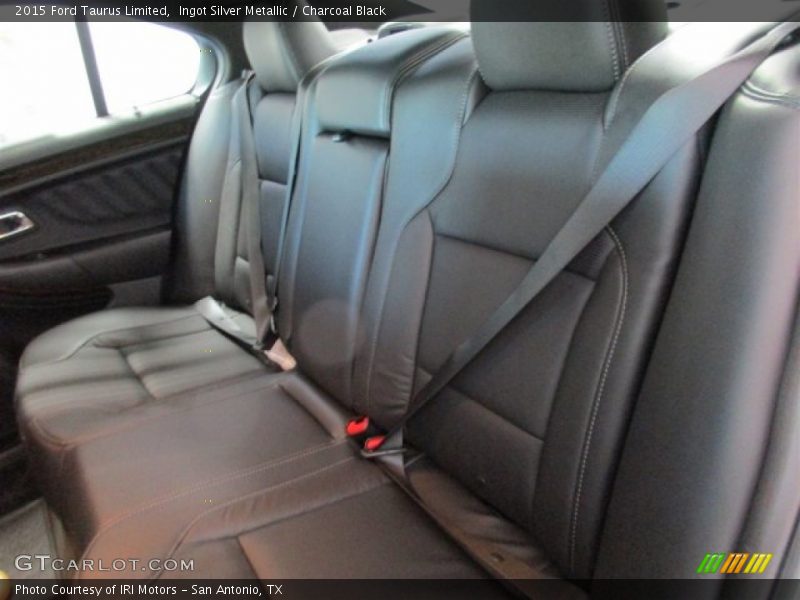 Ingot Silver Metallic / Charcoal Black 2015 Ford Taurus Limited