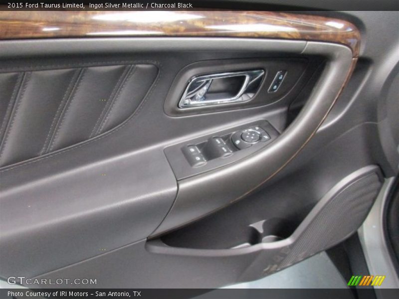 Ingot Silver Metallic / Charcoal Black 2015 Ford Taurus Limited