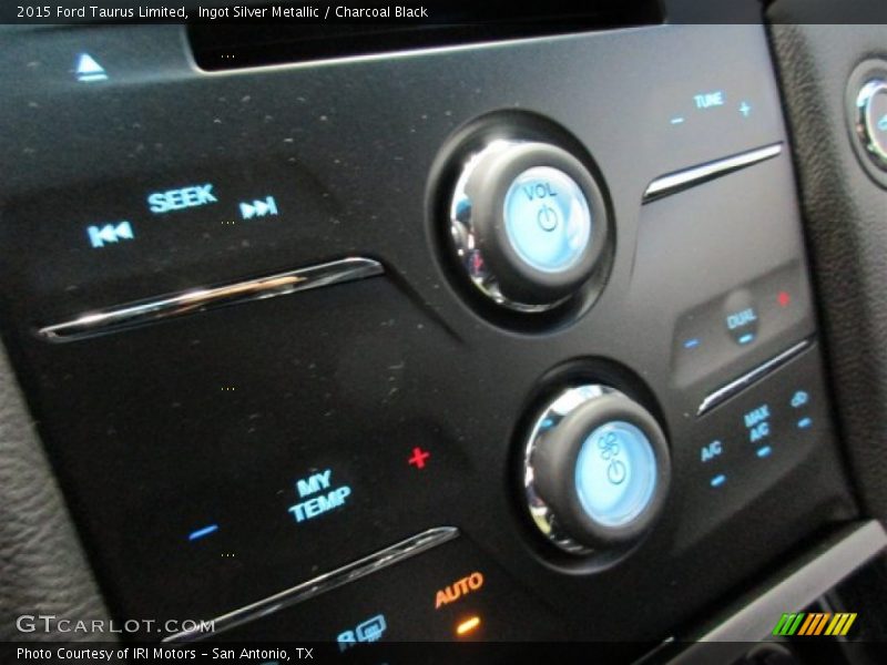 Ingot Silver Metallic / Charcoal Black 2015 Ford Taurus Limited