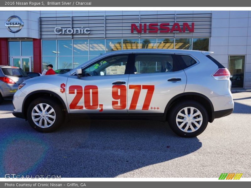 Brilliant Silver / Charcoal 2016 Nissan Rogue S