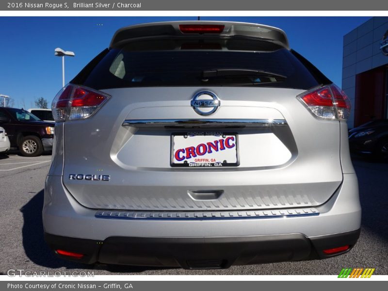 Brilliant Silver / Charcoal 2016 Nissan Rogue S