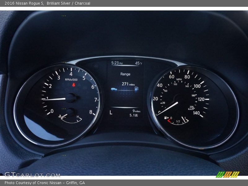 Brilliant Silver / Charcoal 2016 Nissan Rogue S