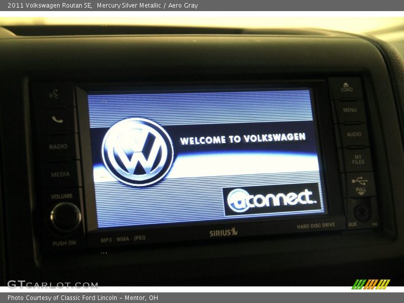 Mercury Silver Metallic / Aero Gray 2011 Volkswagen Routan SE