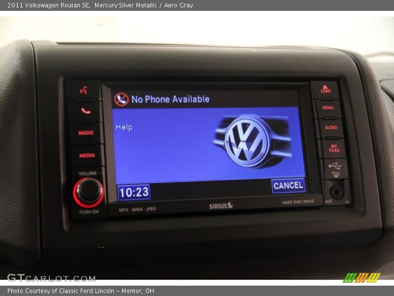 Mercury Silver Metallic / Aero Gray 2011 Volkswagen Routan SE