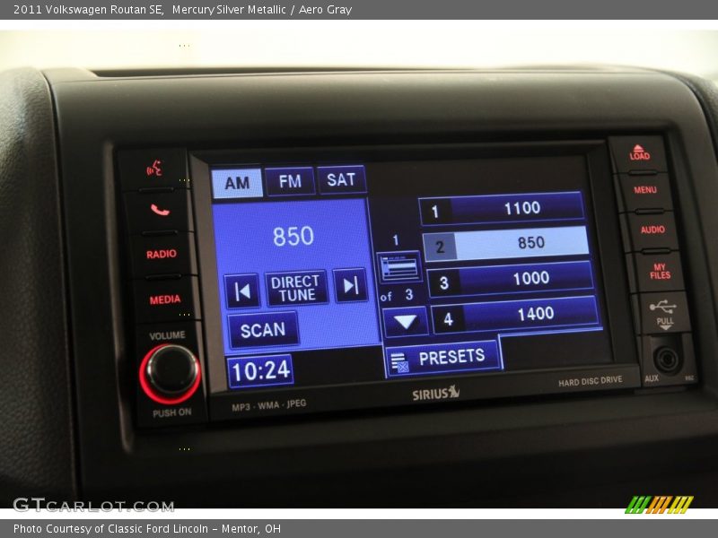 Mercury Silver Metallic / Aero Gray 2011 Volkswagen Routan SE