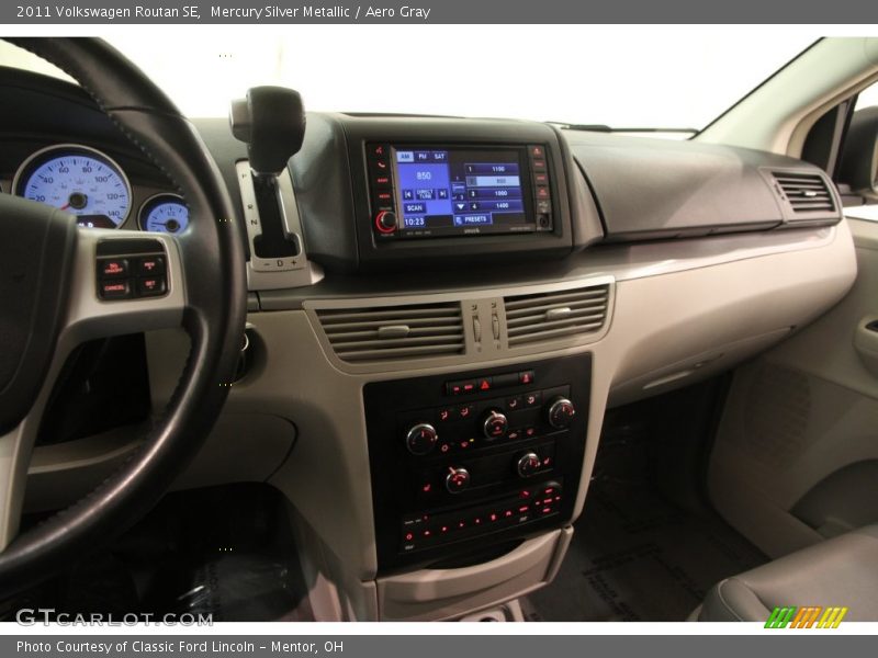 Mercury Silver Metallic / Aero Gray 2011 Volkswagen Routan SE