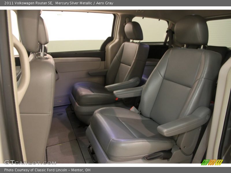 Mercury Silver Metallic / Aero Gray 2011 Volkswagen Routan SE