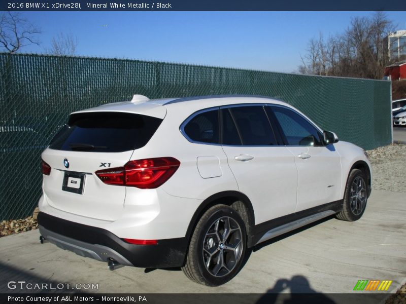 Mineral White Metallic / Black 2016 BMW X1 xDrive28i