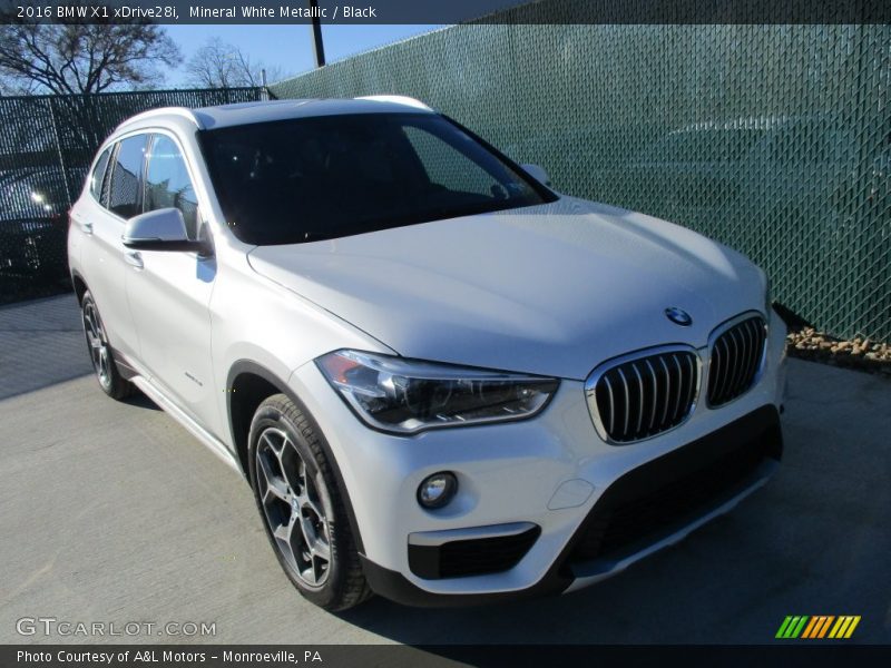 Mineral White Metallic / Black 2016 BMW X1 xDrive28i