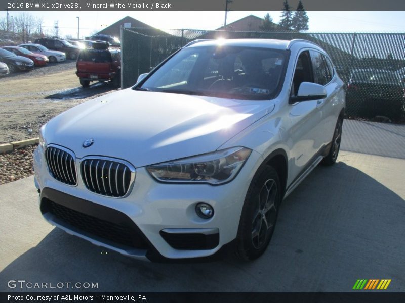 Mineral White Metallic / Black 2016 BMW X1 xDrive28i