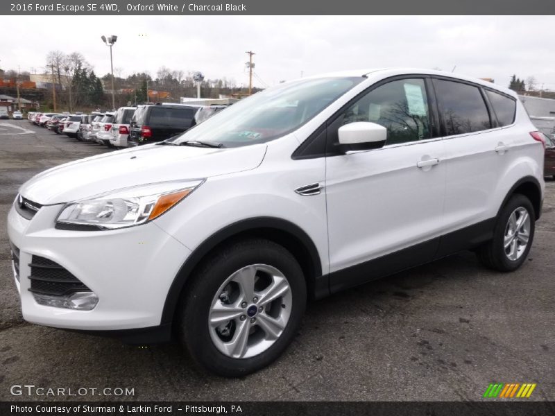 Oxford White / Charcoal Black 2016 Ford Escape SE 4WD