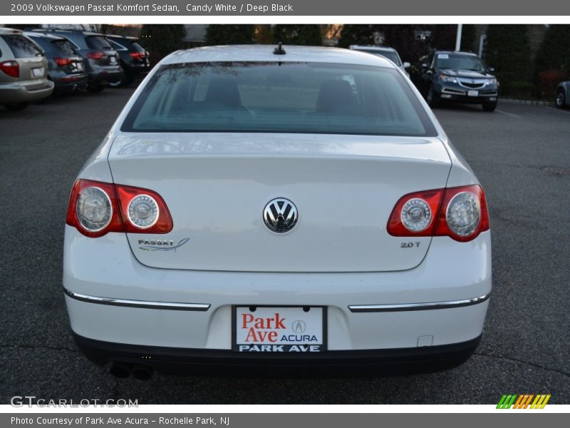 Candy White / Deep Black 2009 Volkswagen Passat Komfort Sedan