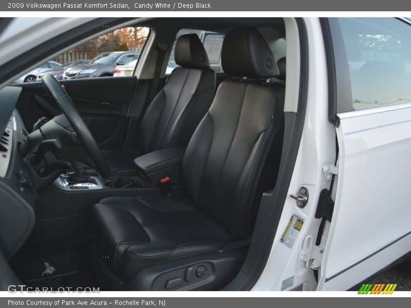 Candy White / Deep Black 2009 Volkswagen Passat Komfort Sedan