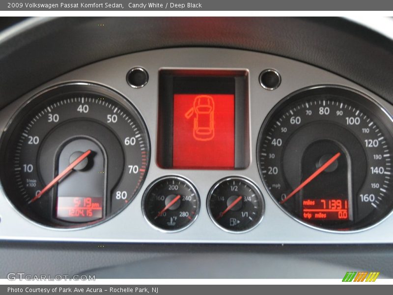 Candy White / Deep Black 2009 Volkswagen Passat Komfort Sedan