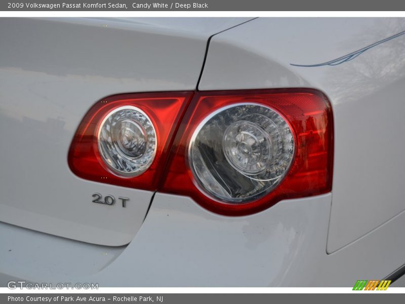Candy White / Deep Black 2009 Volkswagen Passat Komfort Sedan