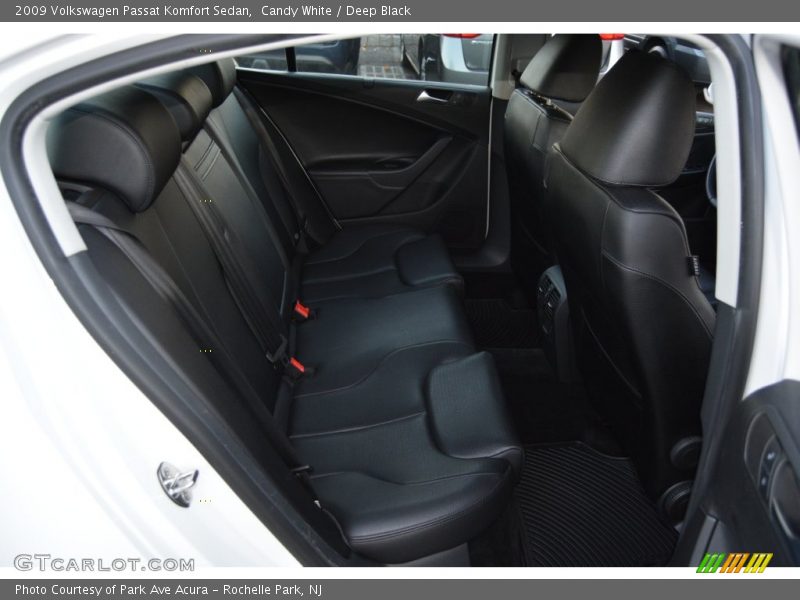 Candy White / Deep Black 2009 Volkswagen Passat Komfort Sedan