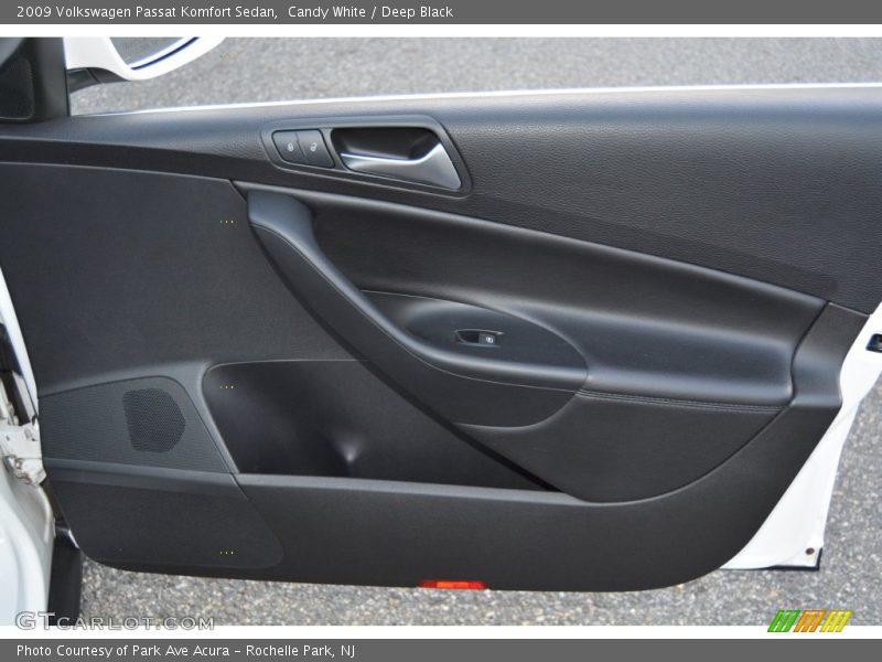 Candy White / Deep Black 2009 Volkswagen Passat Komfort Sedan