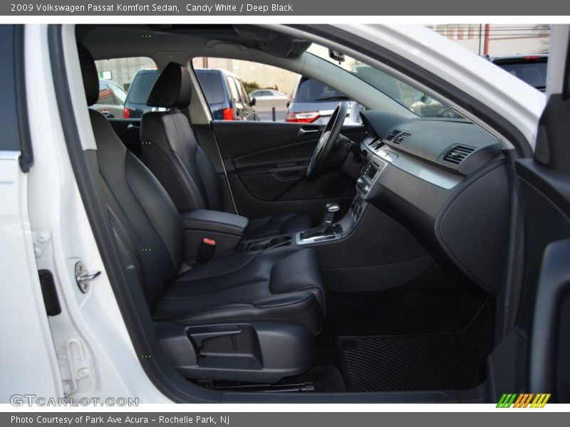 Candy White / Deep Black 2009 Volkswagen Passat Komfort Sedan