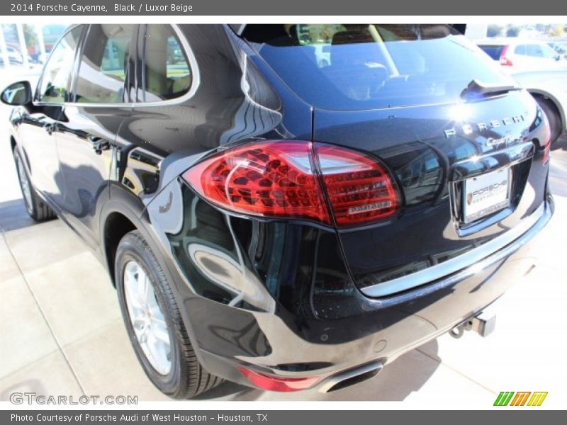 Black / Luxor Beige 2014 Porsche Cayenne