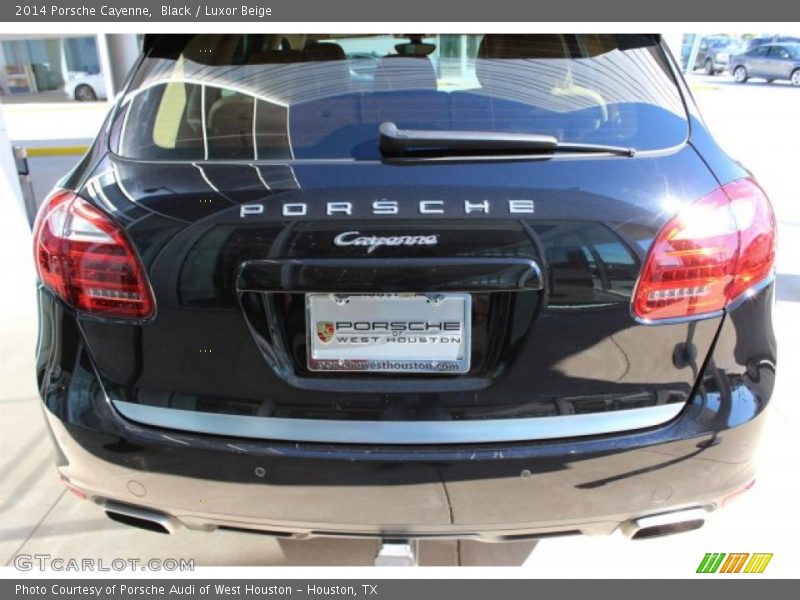 Black / Luxor Beige 2014 Porsche Cayenne