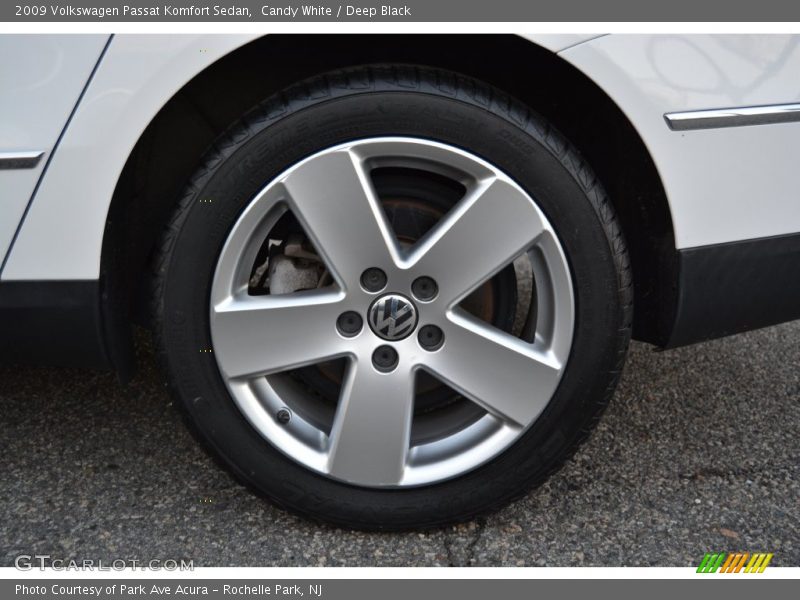 Candy White / Deep Black 2009 Volkswagen Passat Komfort Sedan