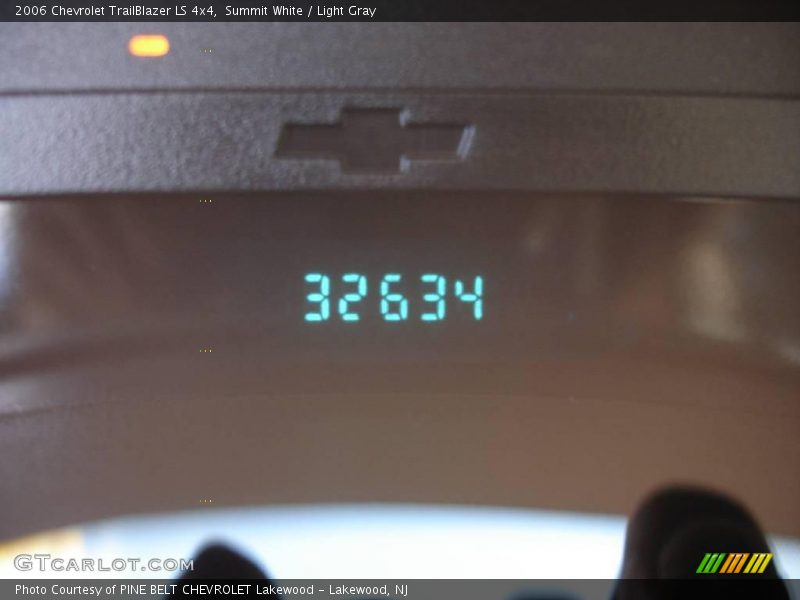 Summit White / Light Gray 2006 Chevrolet TrailBlazer LS 4x4