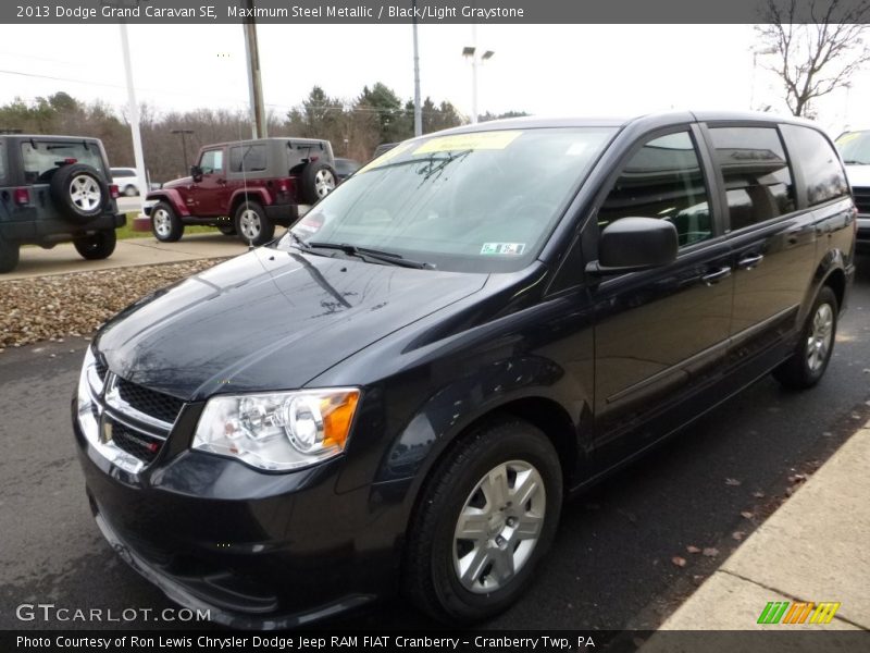 Maximum Steel Metallic / Black/Light Graystone 2013 Dodge Grand Caravan SE