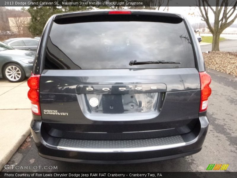 Maximum Steel Metallic / Black/Light Graystone 2013 Dodge Grand Caravan SE