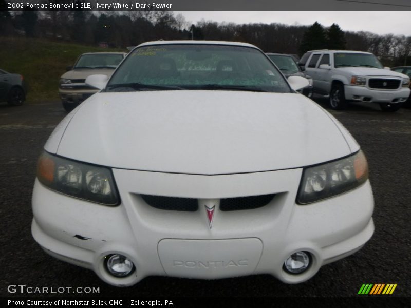 Ivory White / Dark Pewter 2002 Pontiac Bonneville SLE