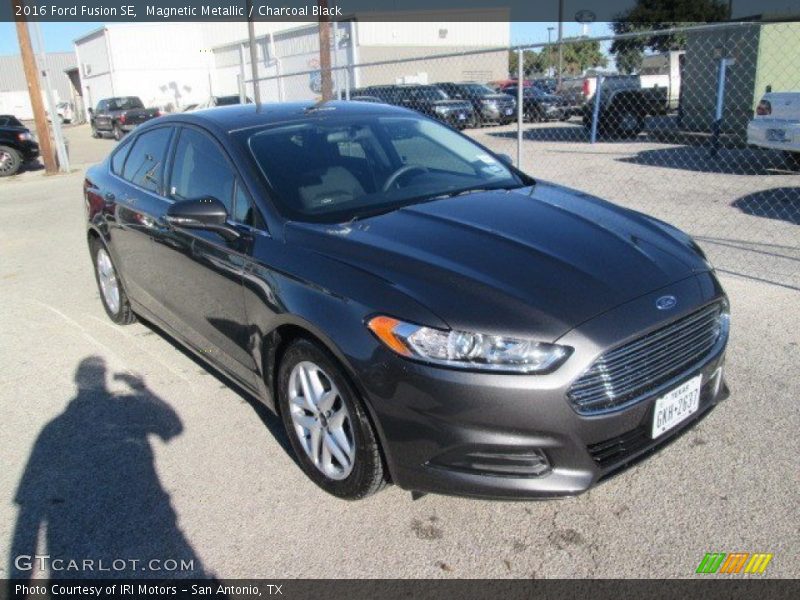 Magnetic Metallic / Charcoal Black 2016 Ford Fusion SE
