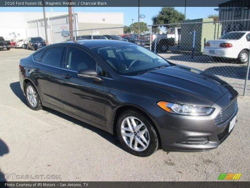 Magnetic Metallic / Charcoal Black 2016 Ford Fusion SE