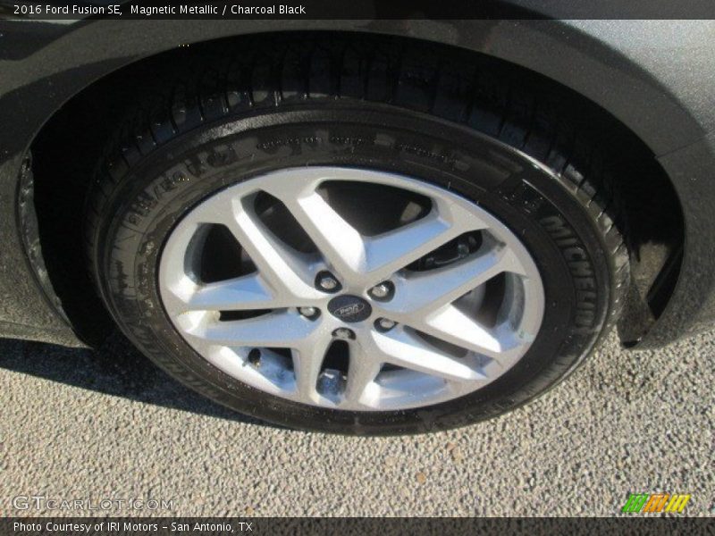 Magnetic Metallic / Charcoal Black 2016 Ford Fusion SE