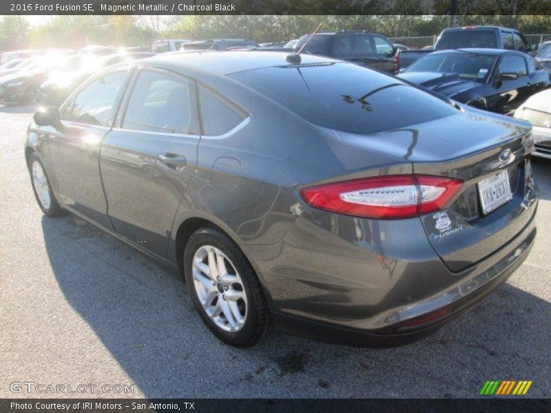 Magnetic Metallic / Charcoal Black 2016 Ford Fusion SE
