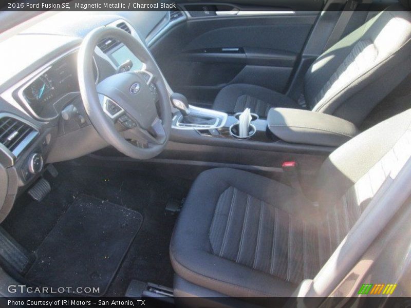 Magnetic Metallic / Charcoal Black 2016 Ford Fusion SE