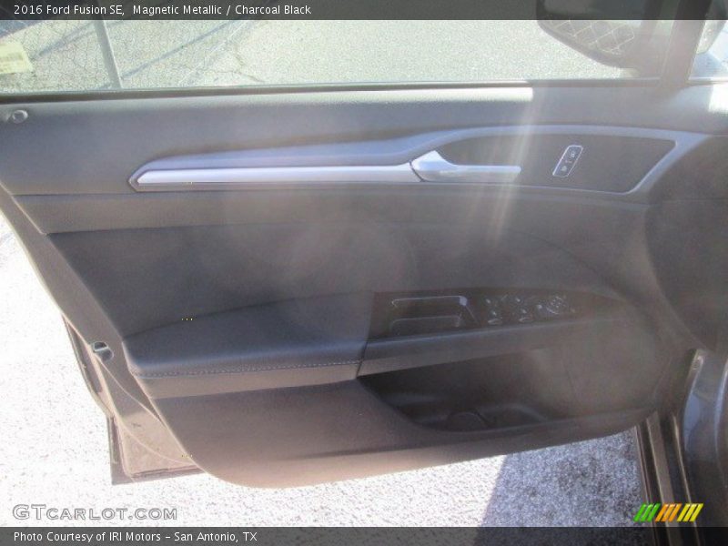 Magnetic Metallic / Charcoal Black 2016 Ford Fusion SE