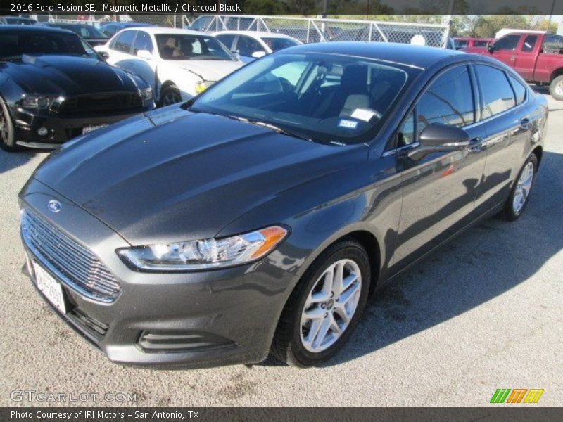Magnetic Metallic / Charcoal Black 2016 Ford Fusion SE
