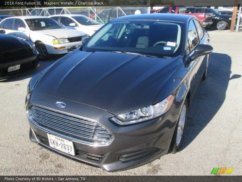 Magnetic Metallic / Charcoal Black 2016 Ford Fusion SE