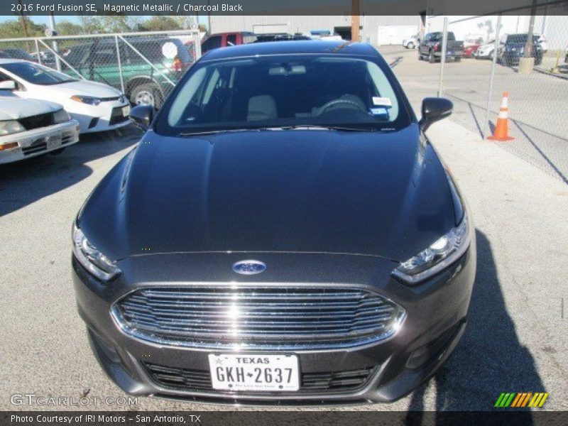 Magnetic Metallic / Charcoal Black 2016 Ford Fusion SE
