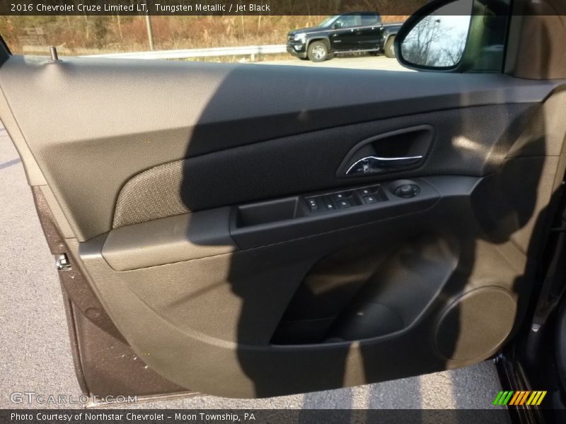 Tungsten Metallic / Jet Black 2016 Chevrolet Cruze Limited LT