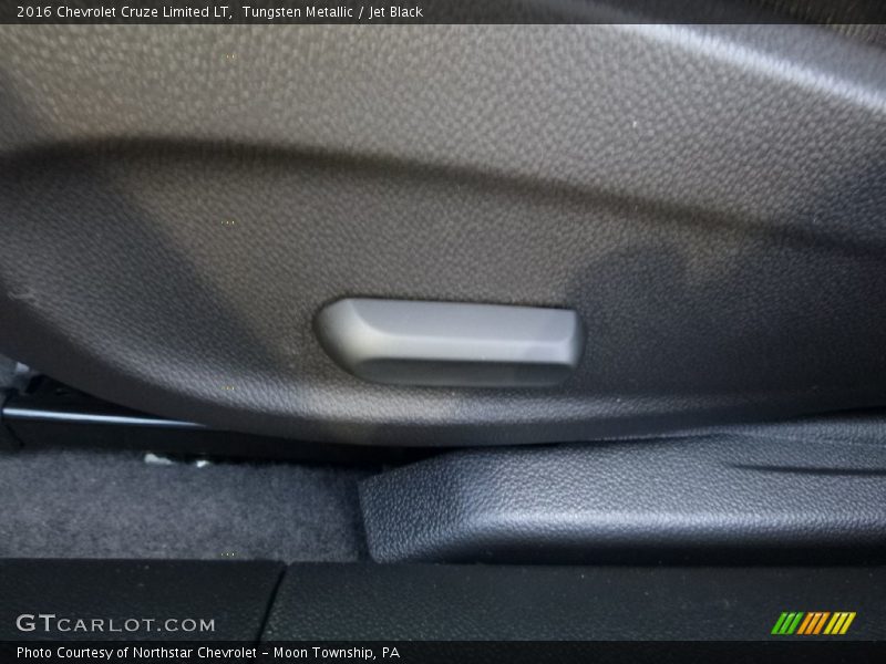 Tungsten Metallic / Jet Black 2016 Chevrolet Cruze Limited LT