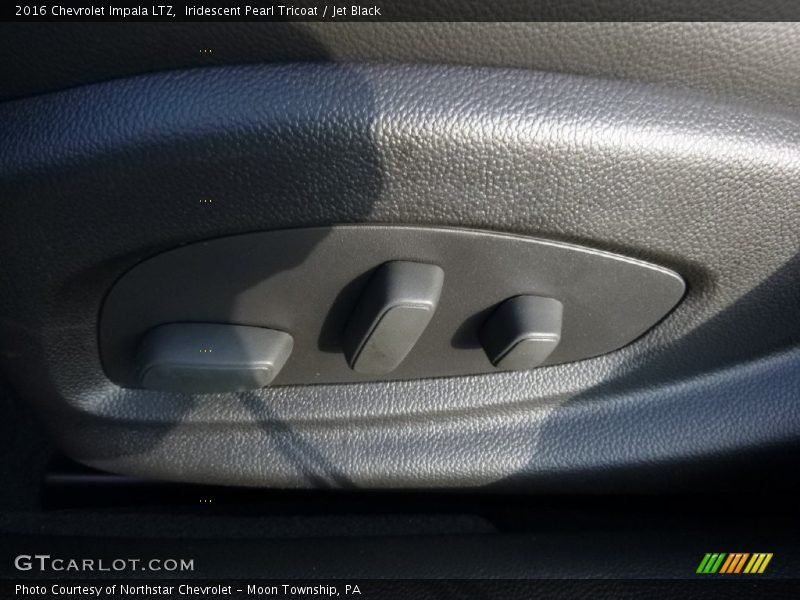 Iridescent Pearl Tricoat / Jet Black 2016 Chevrolet Impala LTZ