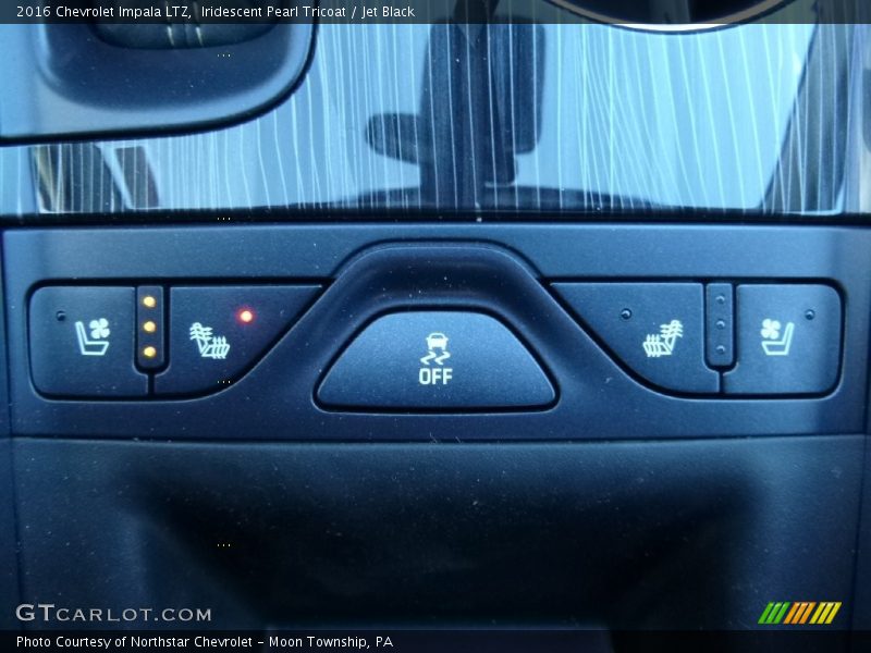 Iridescent Pearl Tricoat / Jet Black 2016 Chevrolet Impala LTZ