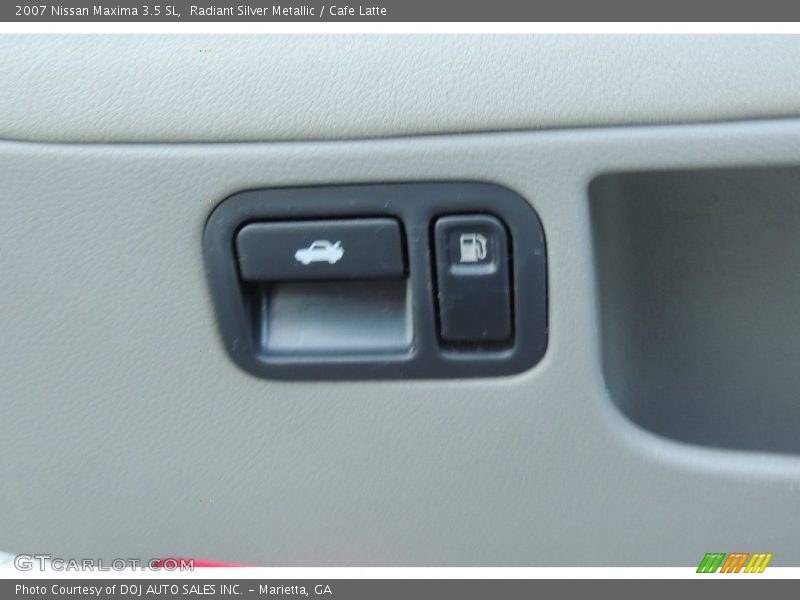 Radiant Silver Metallic / Cafe Latte 2007 Nissan Maxima 3.5 SL