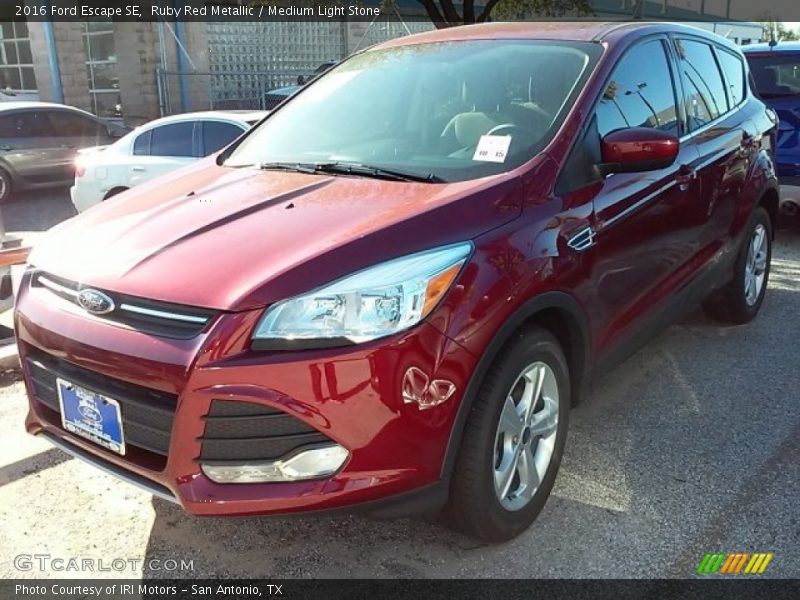 Ruby Red Metallic / Medium Light Stone 2016 Ford Escape SE