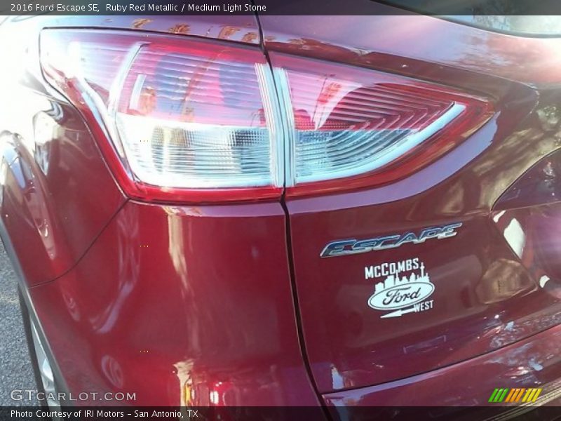 Ruby Red Metallic / Medium Light Stone 2016 Ford Escape SE