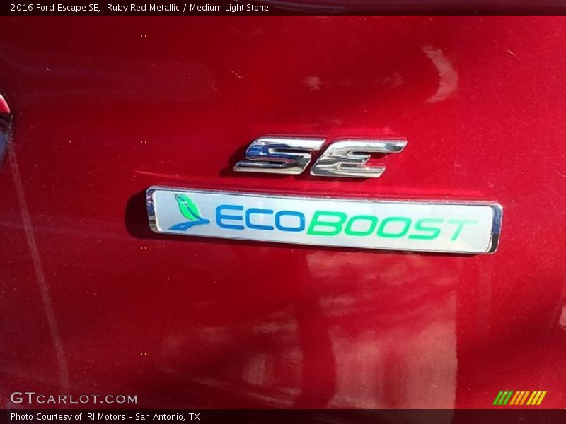 Ruby Red Metallic / Medium Light Stone 2016 Ford Escape SE