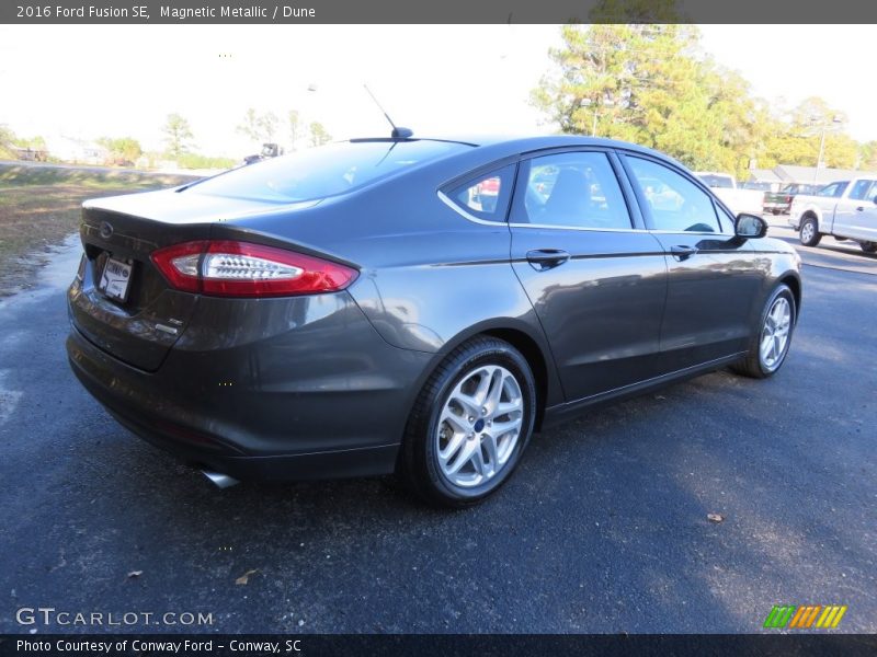 Magnetic Metallic / Dune 2016 Ford Fusion SE